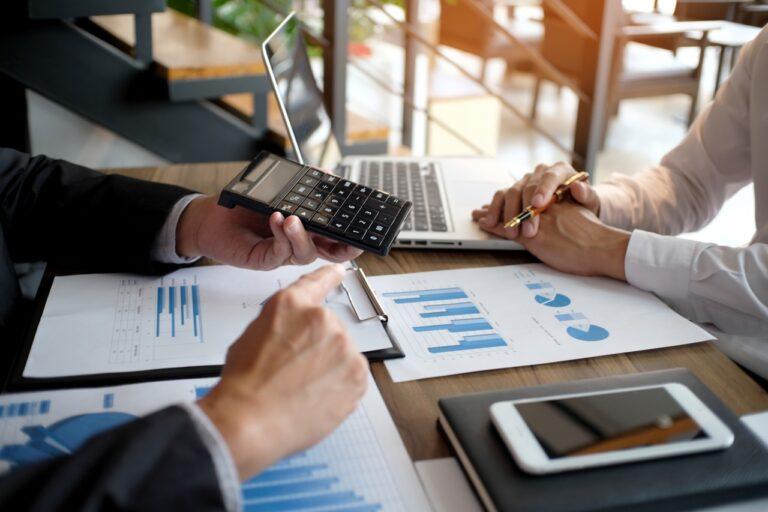 foto-compliance-tributario_Easy-Resize.com_-2